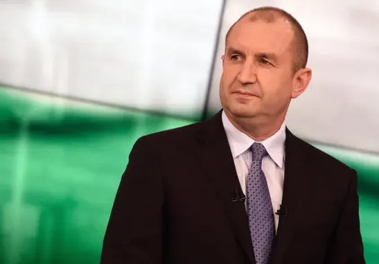 Президентът Радев опрости 4 бона на майка