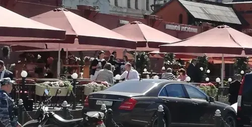 Президентът се черпи с кафе за 6 евро в Москва