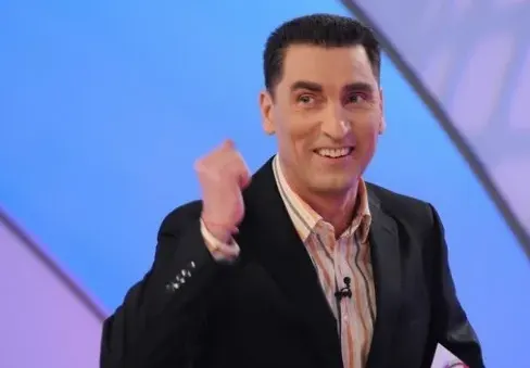 Румен Луканов всяка вечер спи с различна, откакто се разведе! (Палавникът прибира дами от баровете)