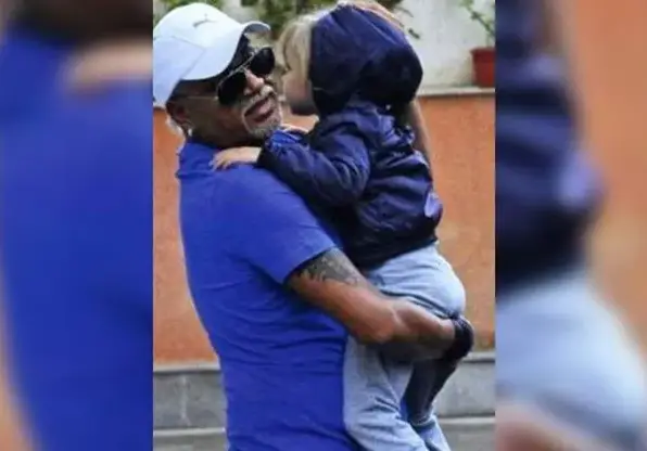 Щерката на Азис - ученичка за пример