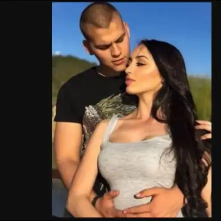 Синът на ДесиСлава влюбен до уши (Снимки с новата му)