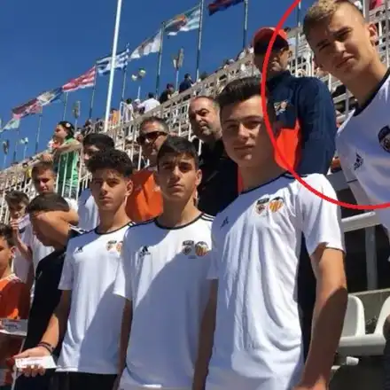 Синът на Румен Радев - бъдеща футболна звезда!  Наследникът на президента е на проби в легендарния „Валенсия“