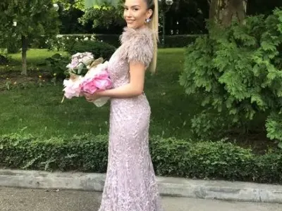 Тита зашемети на бала с елегантна визия! Показа какво е стил и класа в рокля на Евгения Борисова (СНИМКИ)