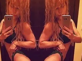 Топ 8 на звездите, които си заснеха и показаха дупетата в социалните мрежи (СНИМКИ)