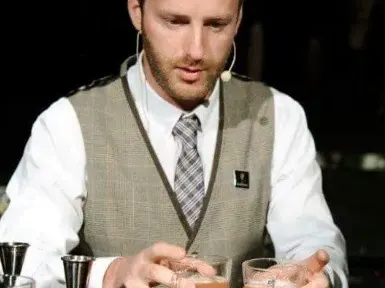 Топ-бармани налагат нова екзотична мода в приготвянето на коктейли