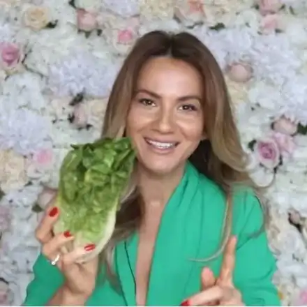 Зейнеб се вталява със салати