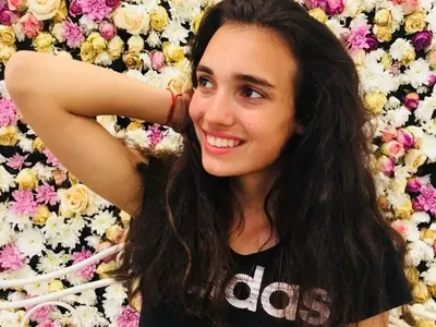 15-годишната щерка на Милянкова се издържа сама (Майка й няма пари да й плаща обучението)