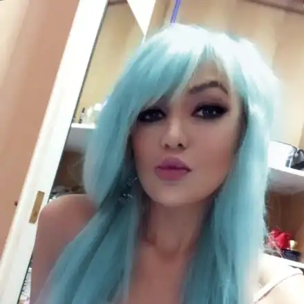 Адриана смени визията, показа се със синя грива