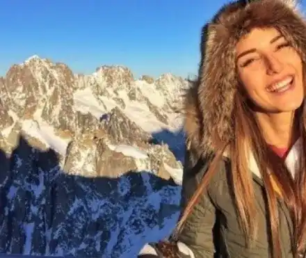 Алекс Богданска посрещна юли с балтон