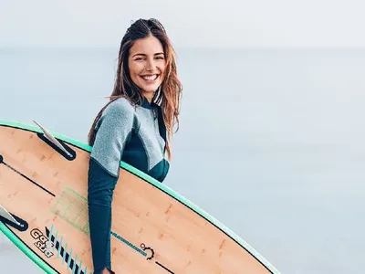 Алекс Петканова подкара сърф