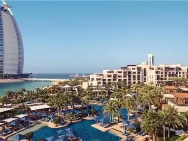 Божинов пръсна 20 бона в Дубай, за да глези любимата си Биляна (Снимки)