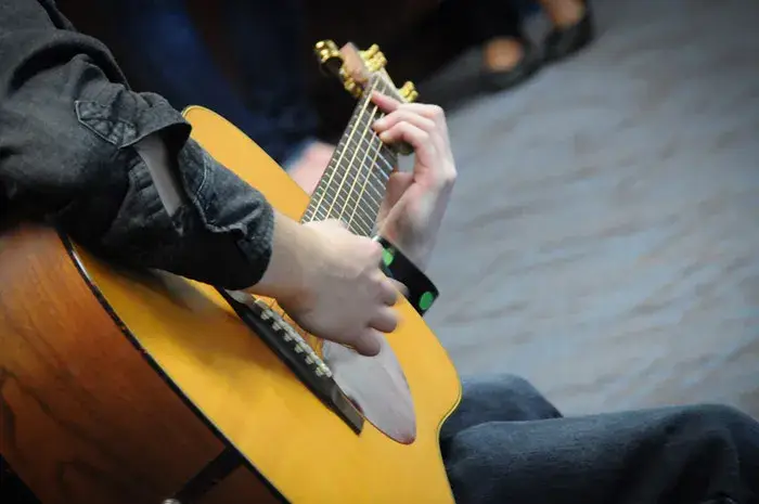 Да свириш на китара – можеш на всяка възраст и по всяко време