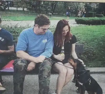 Джерард Бътлър копае домати в Бояна