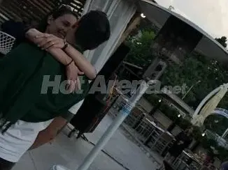 Ексклузивно в HotArena! Луиза Григорова и съпругът й го направиха пред десетки в заведение № 1 във Велинград (Папарашки снимки)