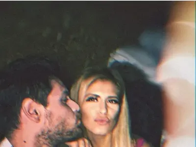 Ексклузивно в HotArena! Това ли е гаджето на Анелия?