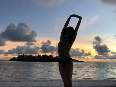 Фолк певици атакуваха топ плажовете! Вижте пищните им форми  (СНИМКИ)