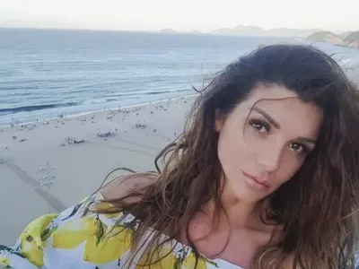 Фолк певици атакуваха топ плажовете! Вижте пищните им форми  (СНИМКИ)