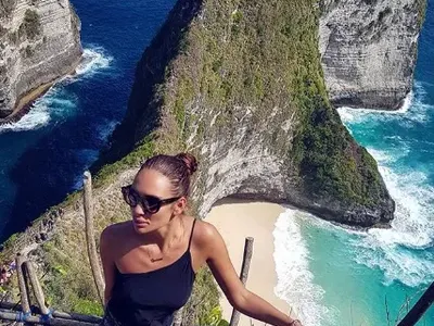 Фолк певици атакуваха топ плажовете! Вижте пищните им форми  (СНИМКИ)