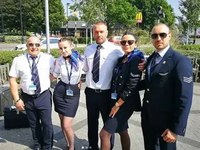 Гаджето на Криско не му иска парите! Цвети се върна на работа като стюардеса