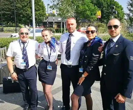 Гаджето на Криско не му иска парите! Цвети се върна на работа като стюардеса