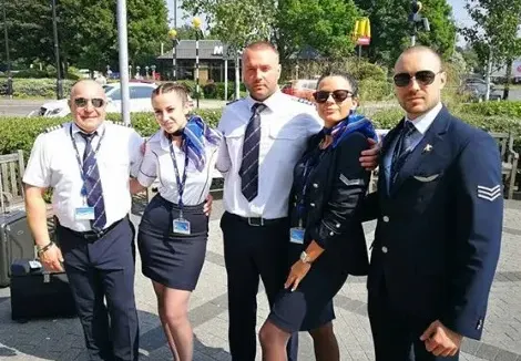 Гаджето на Криско не му иска парите! Цвети се върна на работа като стюардеса