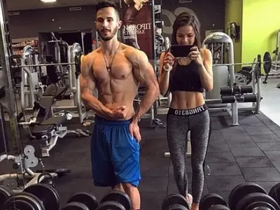 Гаджето на Наум Шопов го поряза за бебе, не иска да  развали съвършената си фигура