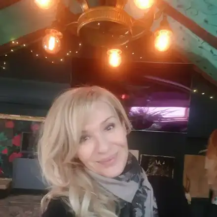 Гала показа новия си силикон само по зърна (Фото)