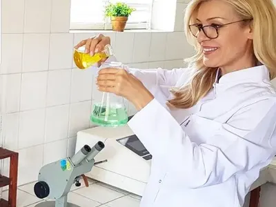 Гала пусна своята козметика и веднага я изловиха! Вижте как мами клиентите си и то срещу високи цени