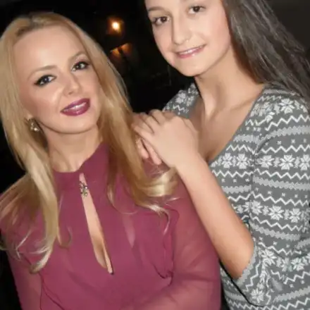 Янко Лудия не иска щерка манекенка! Ваташки ядосан на Соня Немска, че записала дъщеря им във „Визаж”