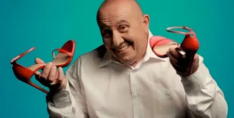 Жената на Шкумбата му сервира в луксозна „Тойота“ за 60 бона! София го глези вече цели 37 години