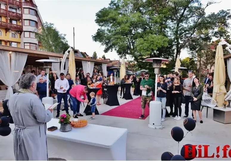 K2 Bar & Dinner с грандиозно откриване с Жана Бергендорф и DJ Doncho! Луиза Григорова и съпругът й Мартин Макариев наблюдаваха шоуто от първия ред