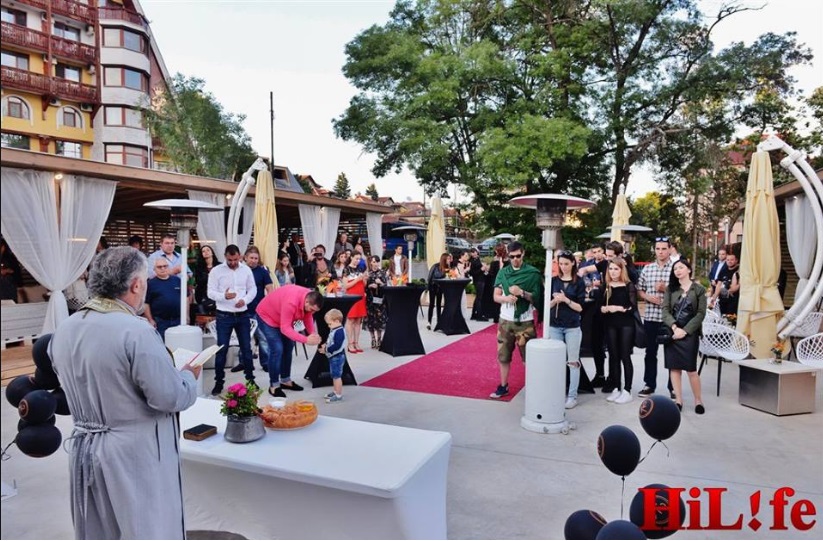 K2 Bar & Dinner с грандиозно откриване с Жана Бергендорф и DJ Doncho! Луиза Григорова и съпругът й Мартин Макариев наблюдаваха шоуто от първия ред