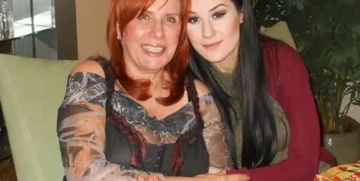 Кичка Бодурова заряза дъщеря си заради креватна афера!