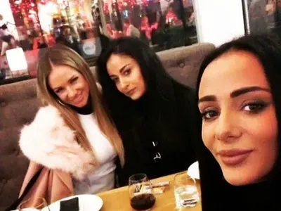 Лора Караджова остави детето на мъжа си! А тя гордо заяви: Вече мога да обикалям баровете вечер!