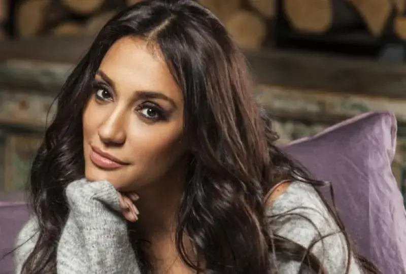 Мария Илиева пее на бебето