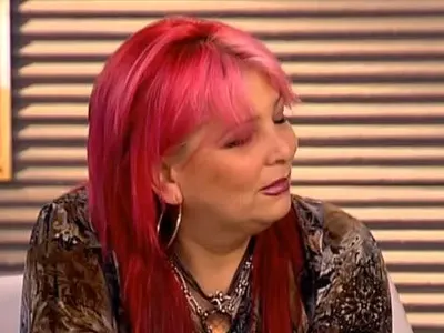 Милена Славова погреба майка си