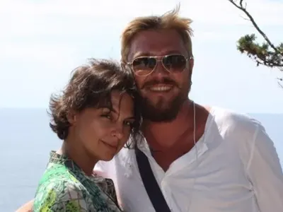 Миро живее на гърба на жена си!  Ресторантьорката Ели издържа фалиралия певец