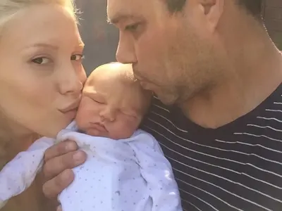 Мис Свят и Мис България показа бебето