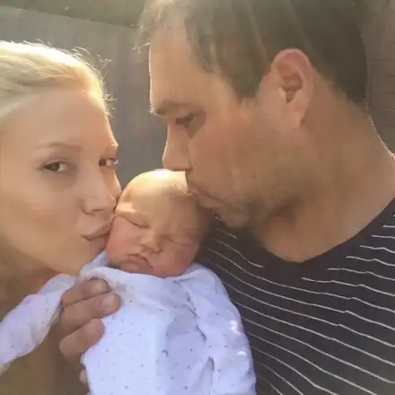 Мис Свят и Мис България показа бебето