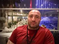 Митьо Очите помпа мускули, търси си ново гадже