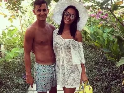 Национал глези Мис Футбол на Бали (Снимки от романтичната им почивка)