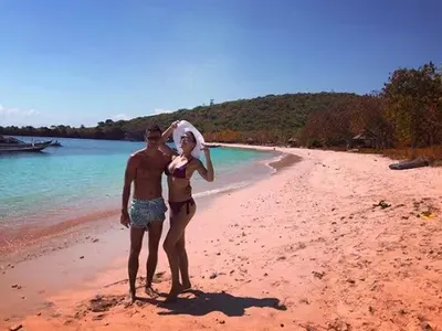 Национал глези Мис Футбол на Бали (Снимки от романтичната им почивка)