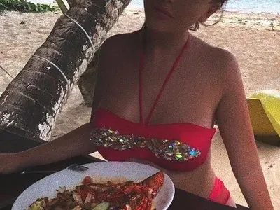 „Над закона“ с младата поп дива Гери-Никол (Видео)