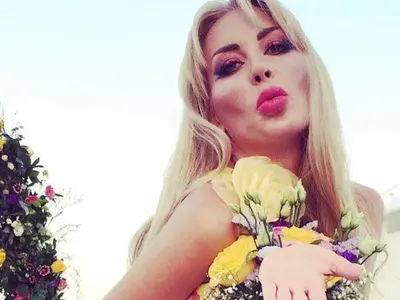 ПЪЛЕН СМЯХ! Антония Петрова с евтина сватба за 5 бона (Подробности)