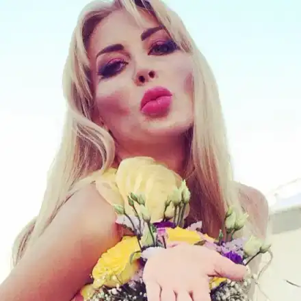 ПЪЛЕН СМЯХ! Антония Петрова с евтина сватба за 5 бона (Подробности)