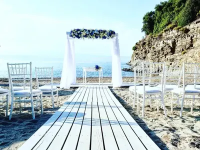 ПЪЛЕН СМЯХ! Антония Петрова с евтина сватба за 5 бона (Подробности)