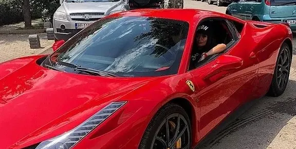 Павел изненада Преслава с ферари за 300 бона