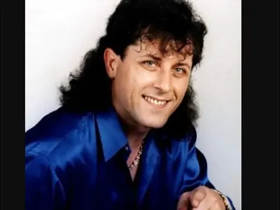 Певецът на „Радка пиратка” закъса с парите