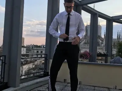 Поп звездата Жоро записва ново парче след участието си в Седмицата на модата в Милано (Снимки)