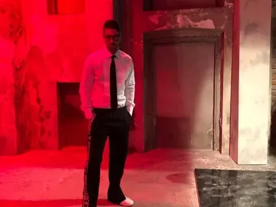 Поп звездата Жоро записва ново парче след участието си в Седмицата на модата в Милано (Снимки)